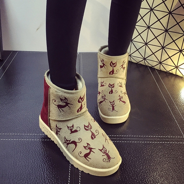 Топли дамски боти в различни модели и цветове