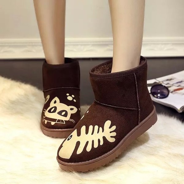 Топли дамски боти в различни модели и цветове