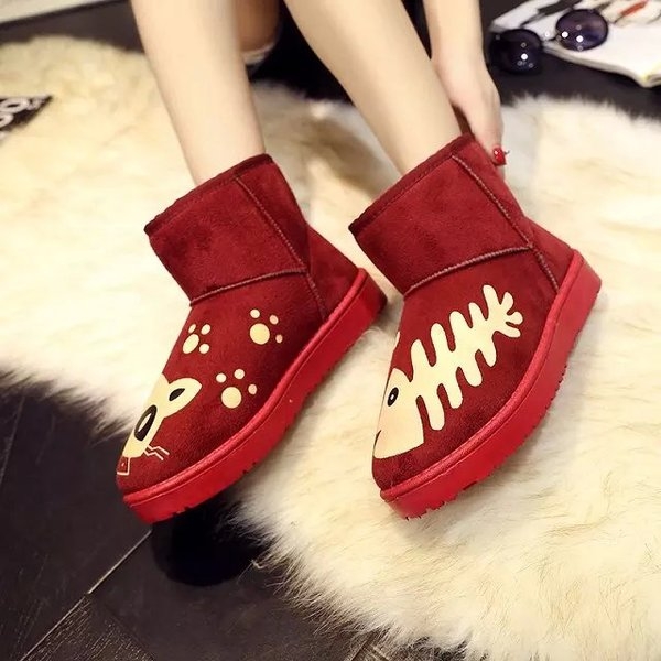 Топли дамски боти в различни модели и цветове