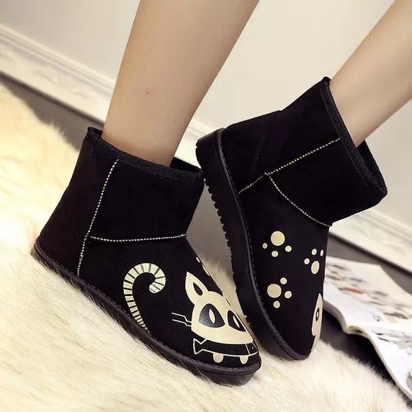 Топли дамски боти в различни модели и цветове