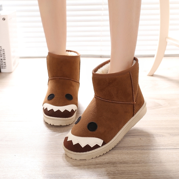 Топли дамски боти в различни модели и цветове