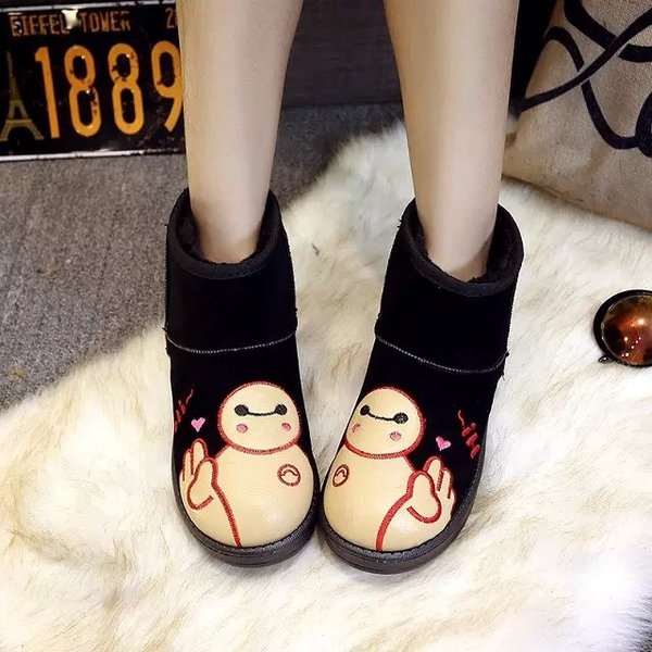 Топли дамски боти в различни модели и цветове