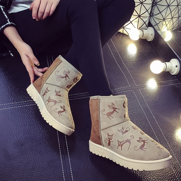 Топли дамски боти в различни модели и цветове