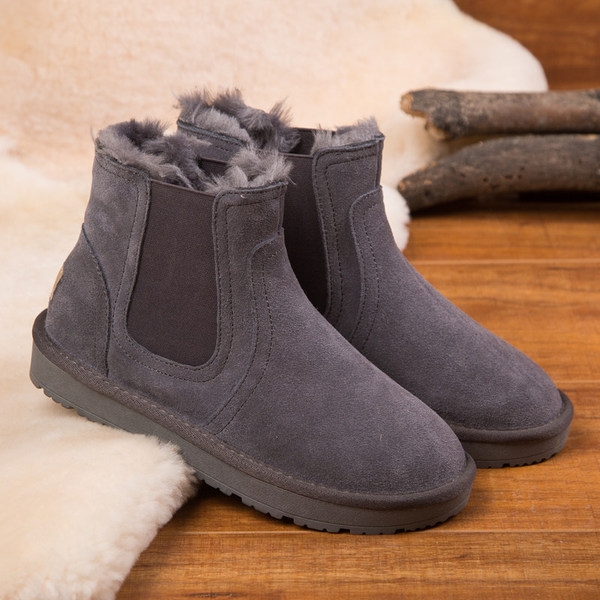 Ζεστές χειμωνιάτικες μπότες σε χρώματα χειμώνας