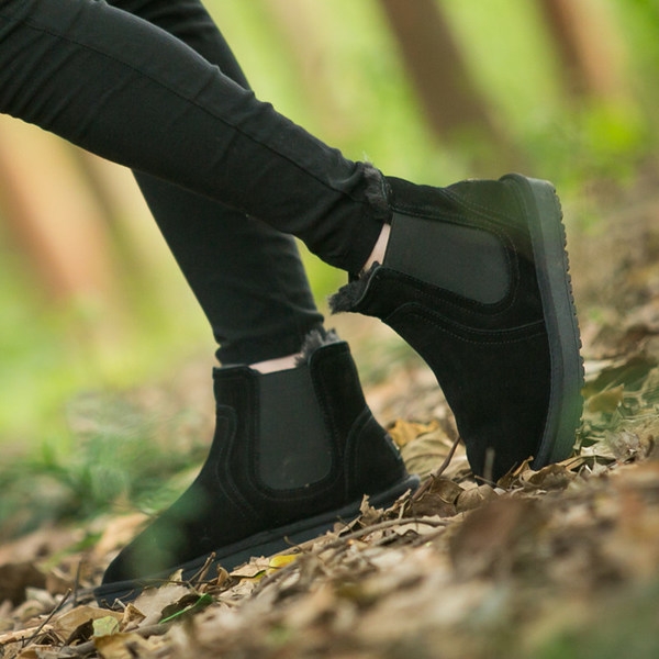 Ζεστές χειμωνιάτικες μπότες σε χρώματα χειμώνας