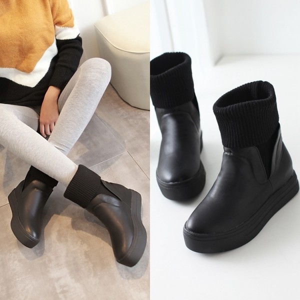 Дамски боти на платформа в черен и бял цвят