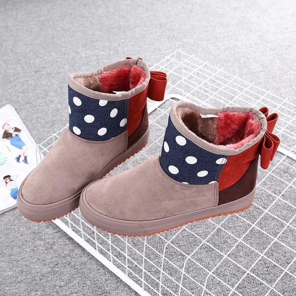 Стилни дамски боти в няколко цвята с десен на точки и панделка