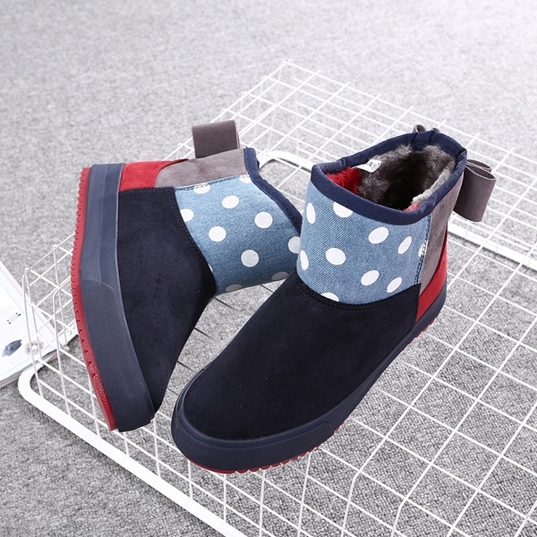 Стилни дамски боти в няколко цвята с десен на точки и панделка