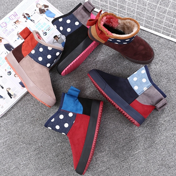 Стилни дамски боти в няколко цвята с десен на точки и панделка