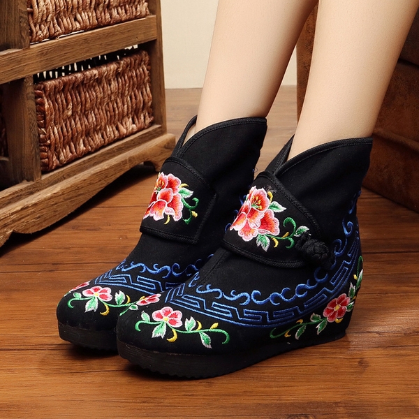 Нестандартни есенни дамски боти с цветя и различни закопчаване в три цвята цветни, червени, черни, сини 