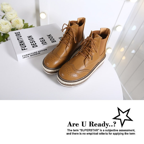 Женски боти от еко кожа с връзки в три цвята.