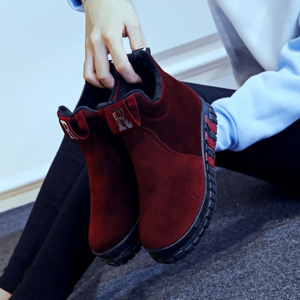 Дебели топли боти за дамите в черен и червен цвят