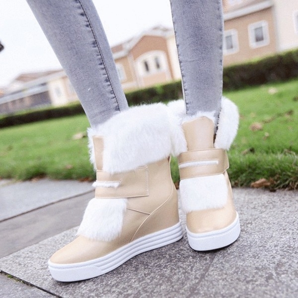 Дамски боти на платформа с пух и лепки в свежи цветове