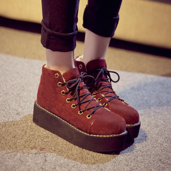 Дебели дамски боти в черен и кафяв цвят - 3 модела