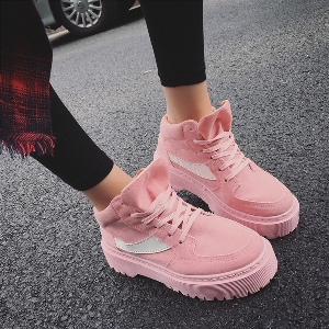 Γυναικεία αθλητικά παπούτσια με ανθεκτικά πέλματα σε ροζ, μαύρο και γκρι χρώμα