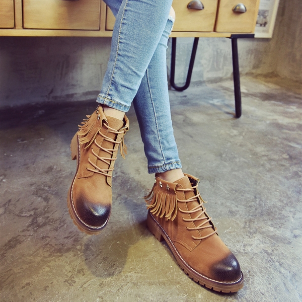 Неплъзгащи дамски боти с ресни в черен, сив и кафяв цвят