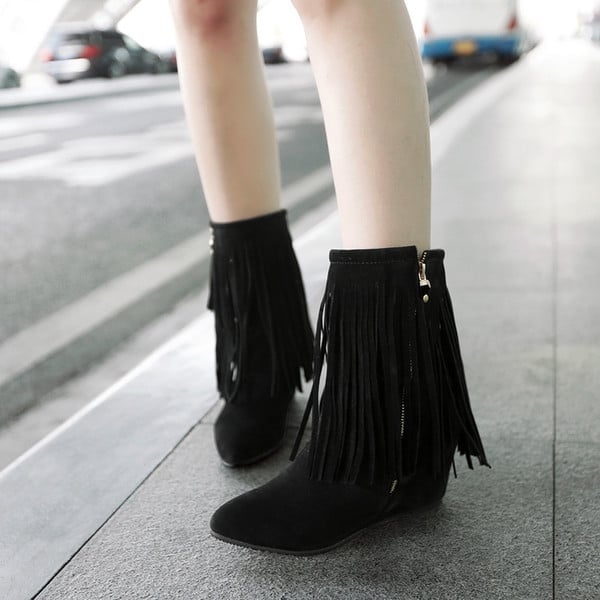 Дамски боти с вътрешна платформа с ресни и страничен цип в черен, кафяв, бежов и червен цвят