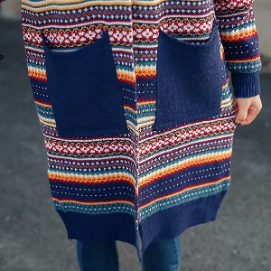 Дамска многоцветна жилетка с предни джобове, подходяща за студените месеци месеци