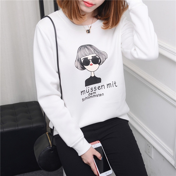 Дамски свежи блузи в най-различни щампи, подходящи за ежедневие