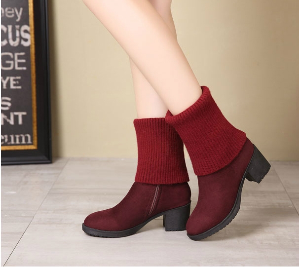 Δερμάτινες  γναικείες μπότες σε  κόκκινο και μαύρο χρώμα - αδιάβροχα