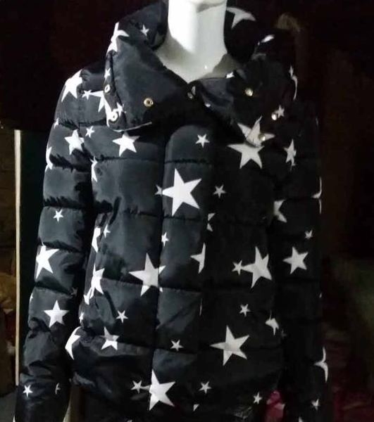 Дамско зимно яке в няколко модела черно, бяло, тъмносиньо със звезди
