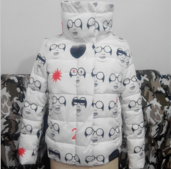 Дамско зимно яке в няколко модела черно, бяло, тъмносиньо със звезди