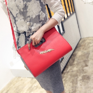 Дамски класически ретро чанти подходящи за най-различен стил женска мода, различни цветове: червен, сив, розов, бял