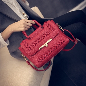 Дамски удобни чанти от изкуствена кожа червени, лилави, сиви с мека повърхност 