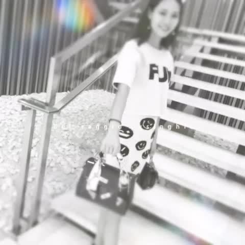 Τσάντες από τεχνητό δέρμα και επιφάνεια ευρεσιτεχνίας αφρώδη κορυφαία μοντέλα  σε χρώματα πράσινο, μαύρο, ροζ, μπορντό