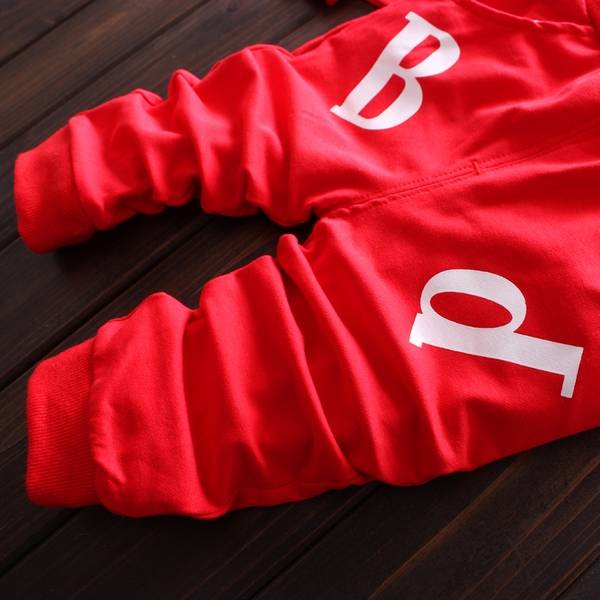 Παιδικό σετ για  το φθινόπωρο και το χειμώνα για αγόρια σε τρία χρώματα  κόκκινο, γκρι και μπλε 