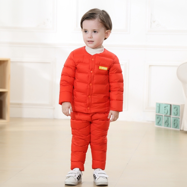 Детски зимен и топъл комплект от яке и панталон с комбинация от памук и полиестър и пълнеж от гъши пух червен син