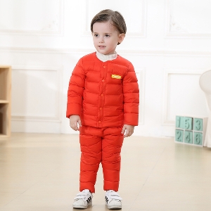 Детски зимен и топъл комплект от яке и панталон с комбинация от памук и полиестър и пълнеж от гъши пух червен син