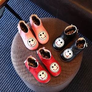 Παιδικές μπότες για κορίτσια και αγόρια από τεχνητό δέρμα σε τρία χρώματα - κόκκινο, ροζ, μαύρο