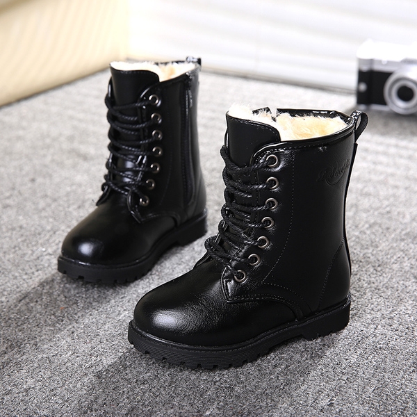 παιδικές μπότες για αγόρια και κορίτσια σε  μαύρο και  κόκκινο μπορντό χρώμα από τεχνητό δέρμα