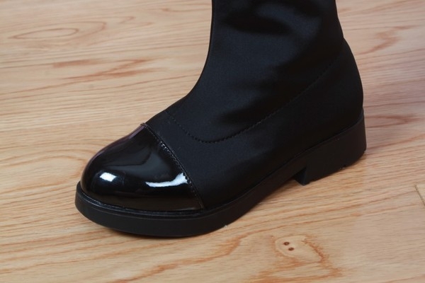 Παιδικές  χειμωνιάτικες μαύρες μπότες ψηλά μέχρι το γόνατο