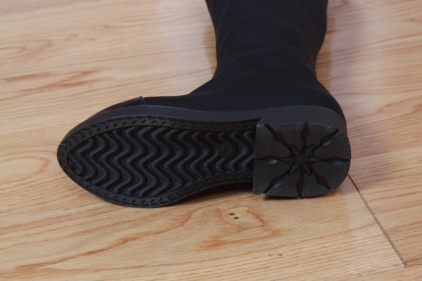 Παιδικές  χειμωνιάτικες μαύρες μπότες ψηλά μέχρι το γόνατο