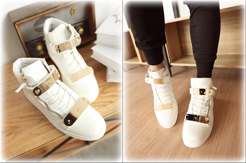 Дамски лачени кецове в черно