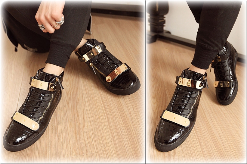 Дамски лачени кецове в черно