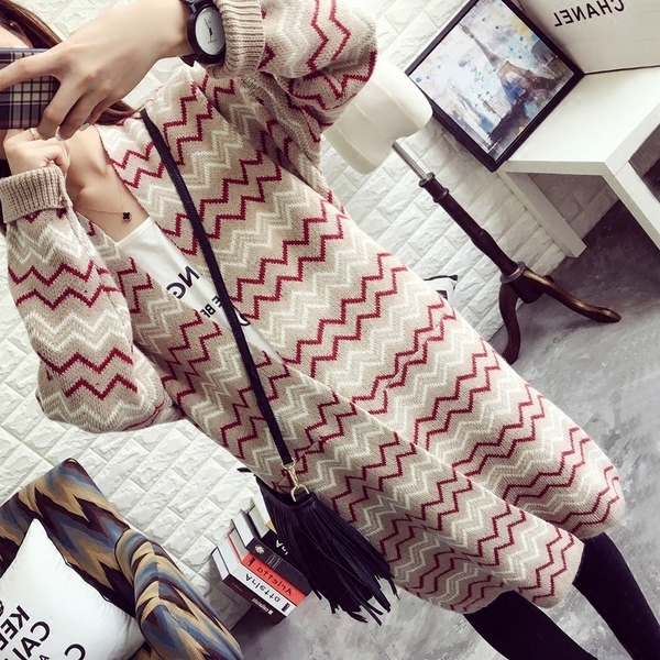 Дамска есенна шарена топла жилетка, във тъмен и по-светъл вариант стандартен размер