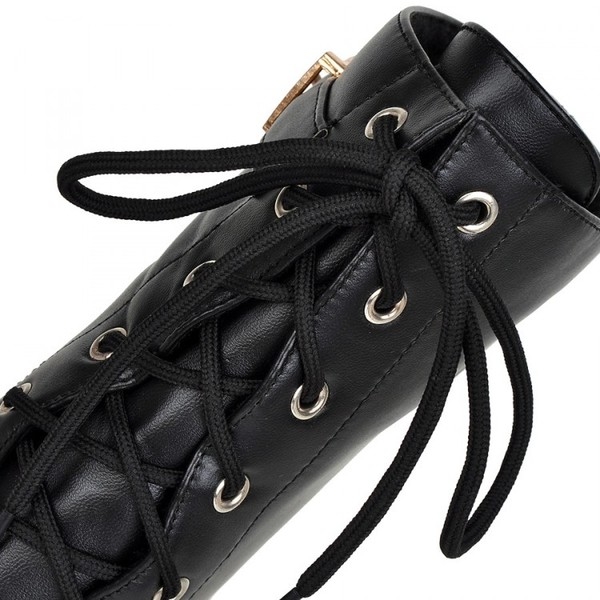 Дамски кожени боти в черен, кафяв и тъмнокафяв цвят с катарама и връзки на ток