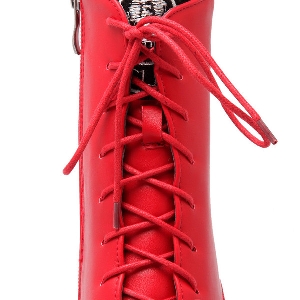 Κομψές γυναικείες δερμάτινες μπότες με εσωτερική πλατφόρμα και κορδόνια σε κόκκινο και μαύρο χρώμα