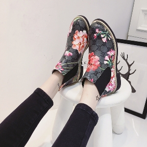 Γυναικείες μπότες με μοτίβα λουλουδιών σε μαύρο, ροζ και μοβ