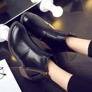 Γυναικείες  δερμάτινες μπότες σε στυλ ρετρό με φερμουάρ σε μαύρο και γκρι με τακούνι