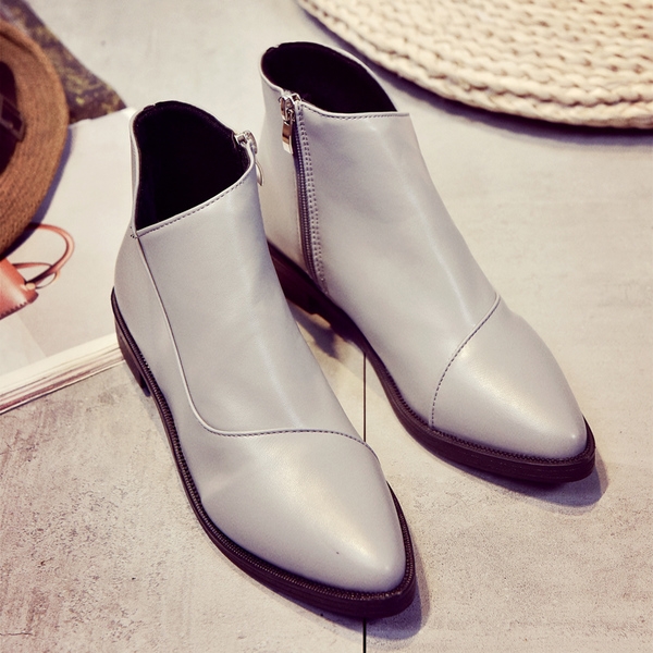 Дамски кожени боти в черен и сив цвят в 3 модела - с цип, с връзки, с метална декорация