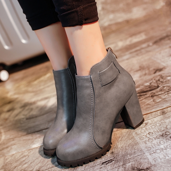 Дамски кожени боти на ток в черен, червен и сив цвят и в 4 модела - с пух, с каишка, с цип, с метална декорация