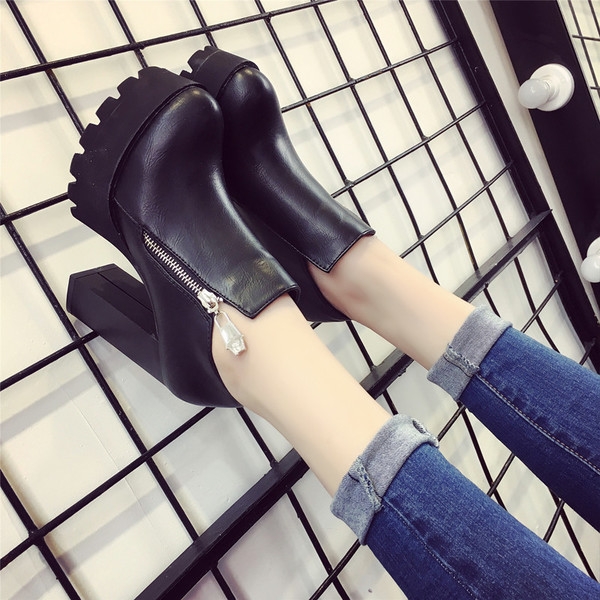 Дамски кожени непромокаеми боти на висок ток с цип и устойчива подметка в черен и сив цвят