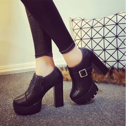 Дамски боти на висок ток - непромокаеми, в черен, сив и червен цвят в няколко модела - с цип, с каишка, ластични, с връзки