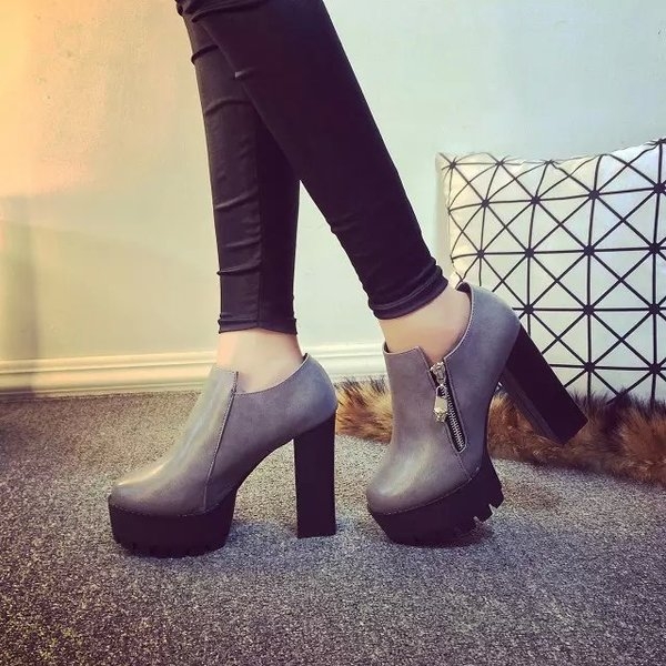 Дамски боти на висок ток - непромокаеми, в черен, сив и червен цвят в няколко модела - с цип, с каишка, ластични, с връзки