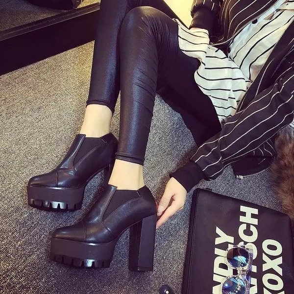 Дамски боти на висок ток - непромокаеми, в черен, сив и червен цвят в няколко модела - с цип, с каишка, ластични, с връзки