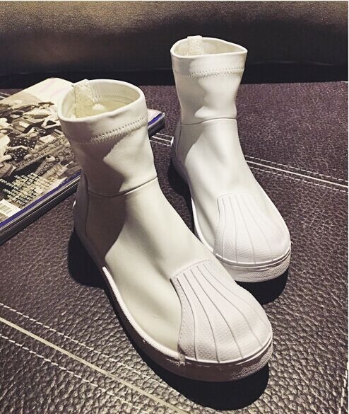 Дамски гумени боти в черен и бял цвят - противоплъзгащи и дишащи